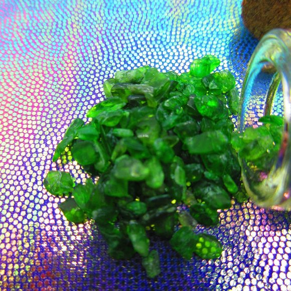Chrome Diopside Gemstone Chips In A Bottle Embellishments Natural Semi Precious - Picture 1 of 3